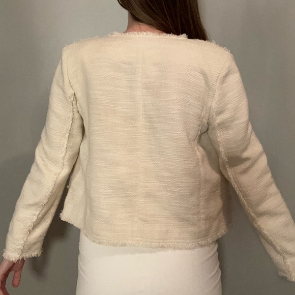 Club Monaco Ivory Blazer with fringe. - Picture 6 of 9